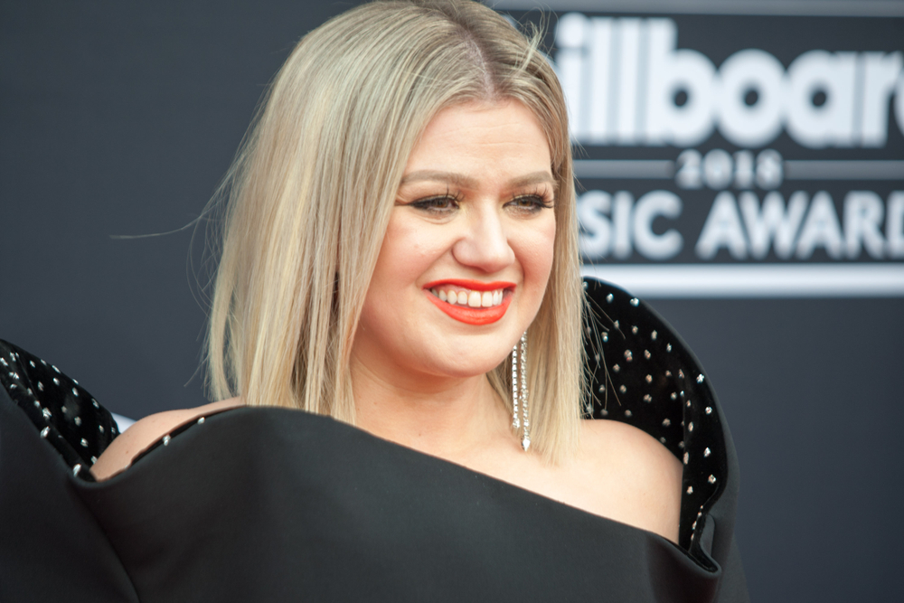 Kelly Clarkson home sale Feb2021